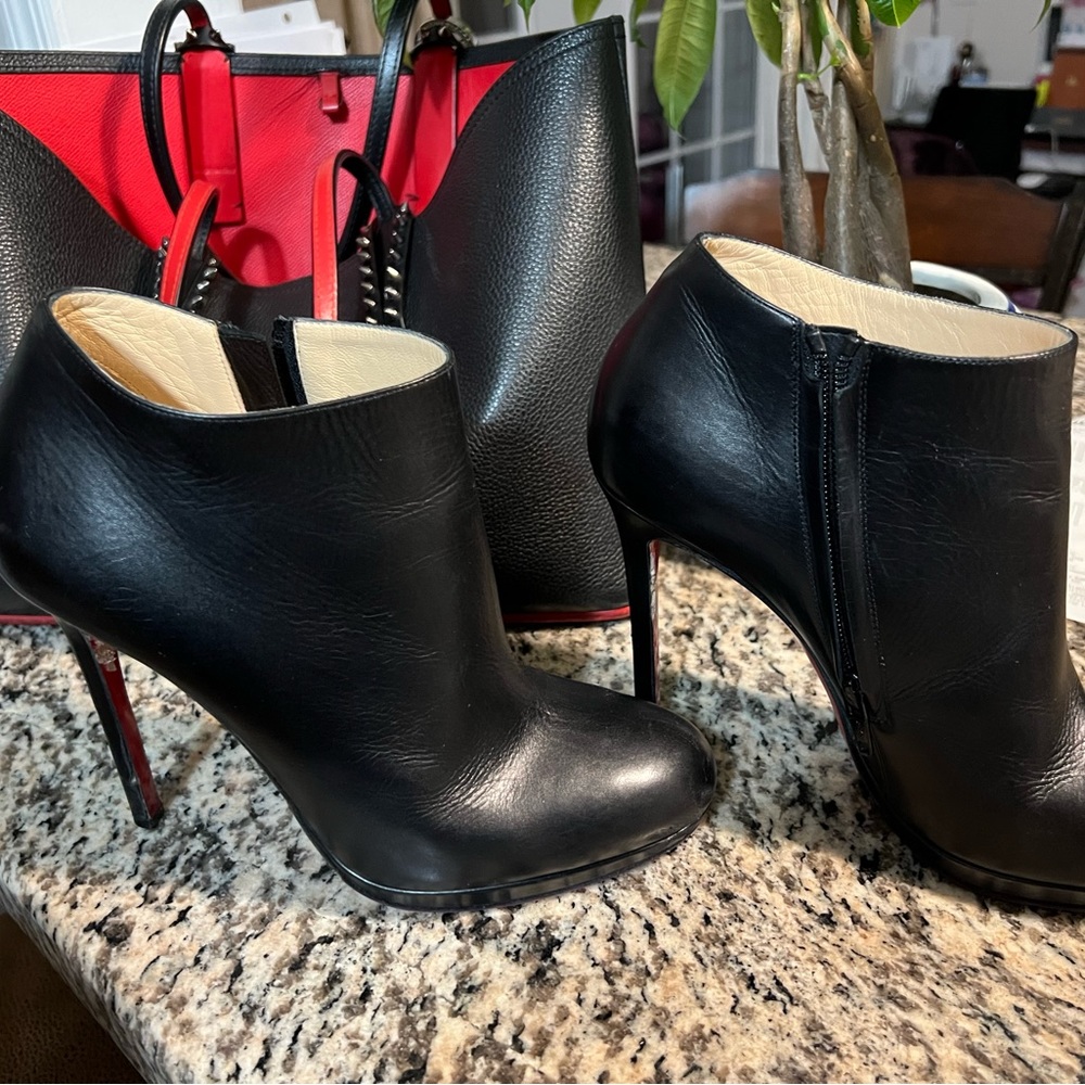 Christian Louboutin Belle 40